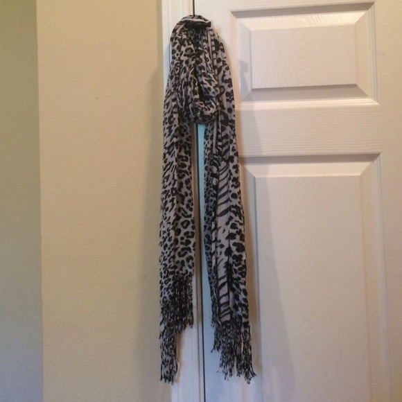 Leopard print scarf