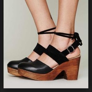 Belmont leather clog