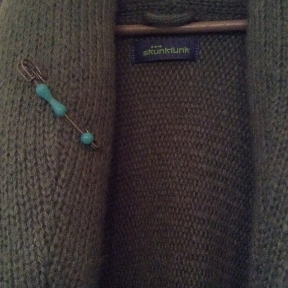 Soft wool sweater - Picture 3 of 3