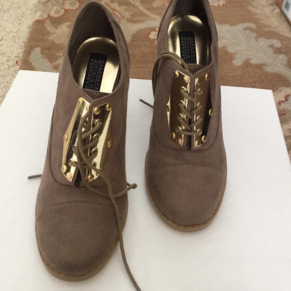 Deena and Ozzy light brown suede shoe boots