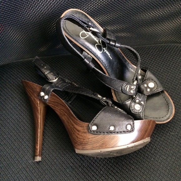 Size 6 never worn Jessica Simpson heels
