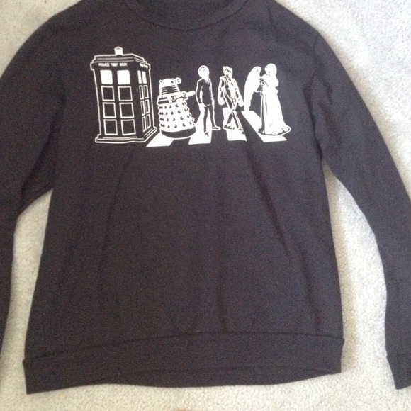 Doctor Who sweatshirt! 💙