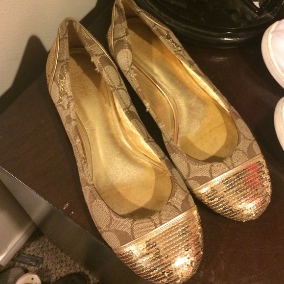 Coach flats
