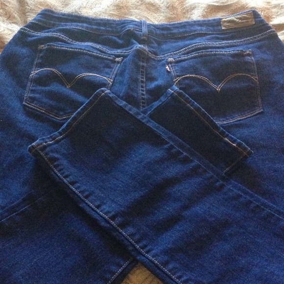 SOLD in bundle Levi's skinnies!