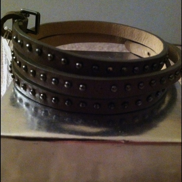 BNWT J.Crew leather stud wrap bracelet gray - Picture 1 of 1
