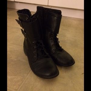 Combat style shoes