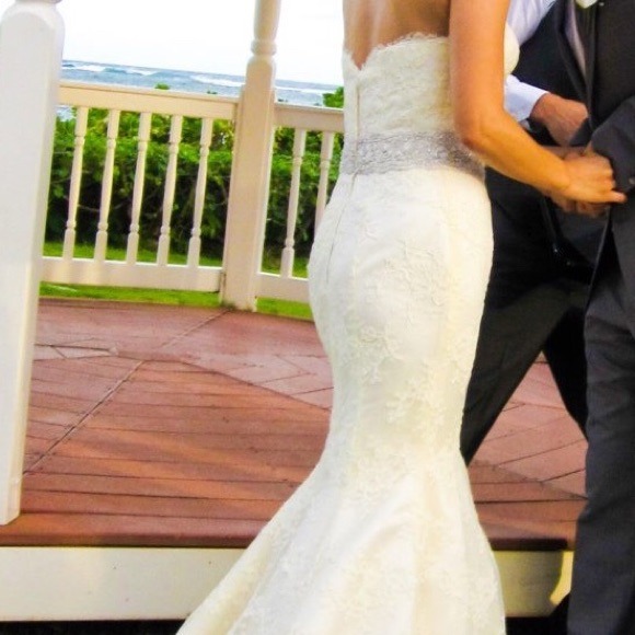 GORGEOUS Winnie Couture gown w Swarovski belt. - Picture 3 of 4