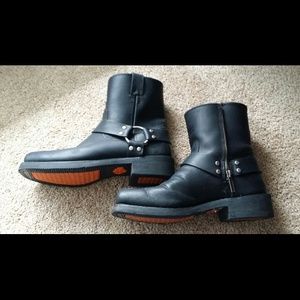 Motorcycle boot