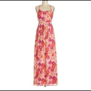 Flowery pink maxi dress