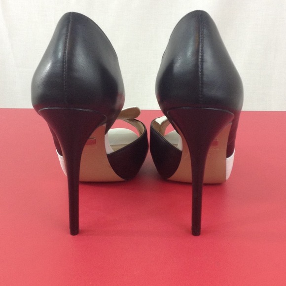 Badgley Mischka Shoes Womens Size 9 Blythe Black Satin  Badley Mischka Black and White Floral Heels