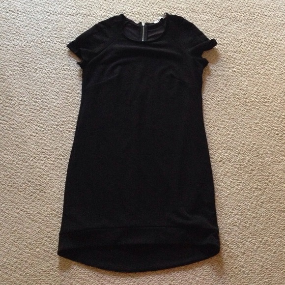 Black mini dress - Picture 2 of 2