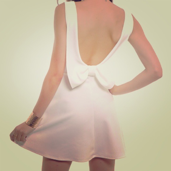 Gorgeous White Bow dress