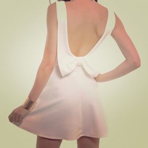 Gorgeous White Bow dress