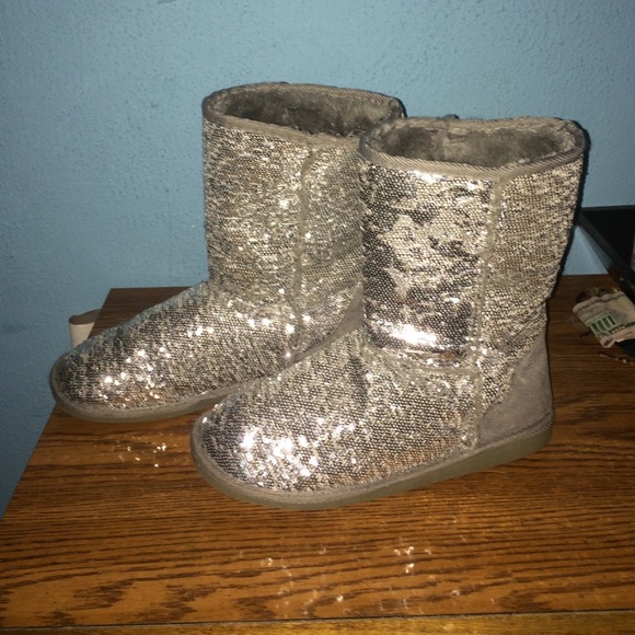 sparkly uggs! - Picture 2 of 3