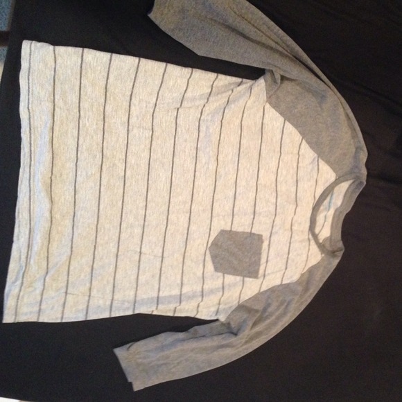 Mens 3/4 length sleeve shirt, super cute!