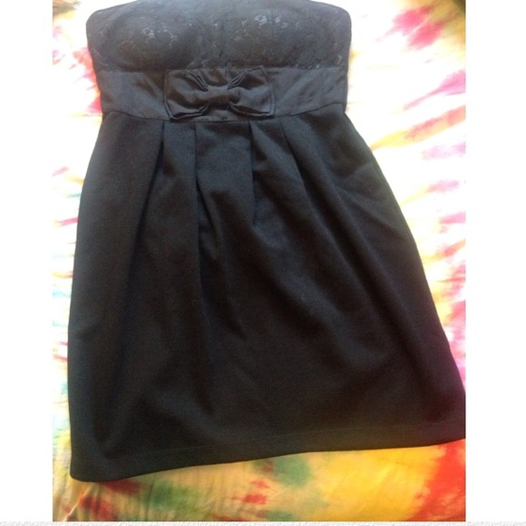 Black strapless lace top mini dress w. bow detail