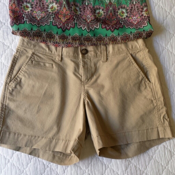 NWT! {Old Navy} Khaki Shorts