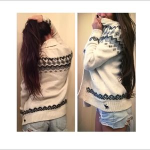 Abercrombie & Fitch Sweater