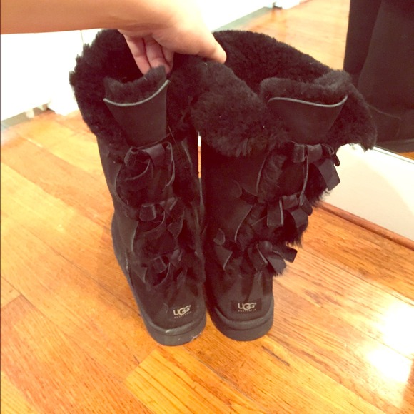 TALL BLACK BAILEY BOW UGGS