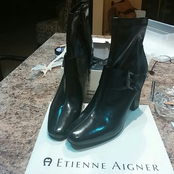 Black bootie