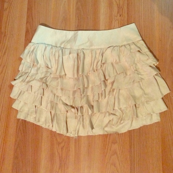 ❌SOLD❌Satin ruffle skirt