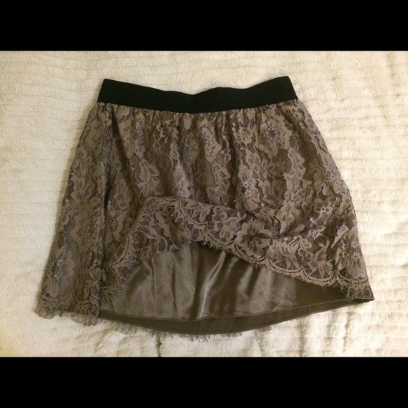 Lace skirt - Picture 2 of 2