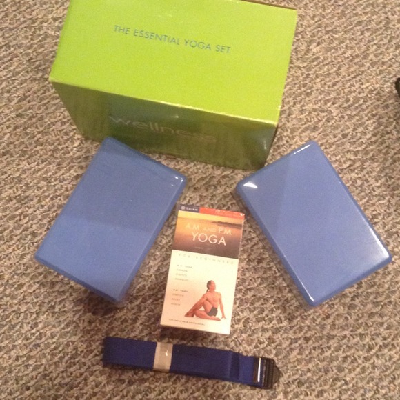 Avon essential yoga kit