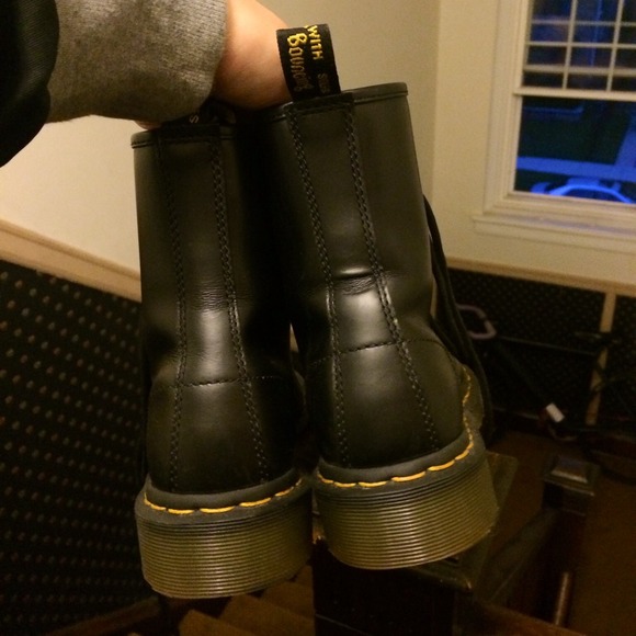 🚫SOLD🚫 Black Doc Martens 1460 boots - Picture 2 of 4