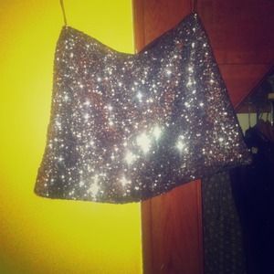 Funky sequence mini skirt !