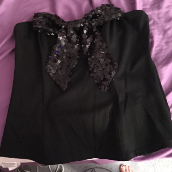 Crop top - Picture 2 of 3