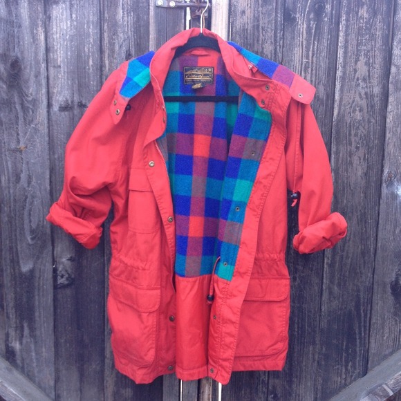 🚫 SOLD- Vintage Eddie Bauer Parka