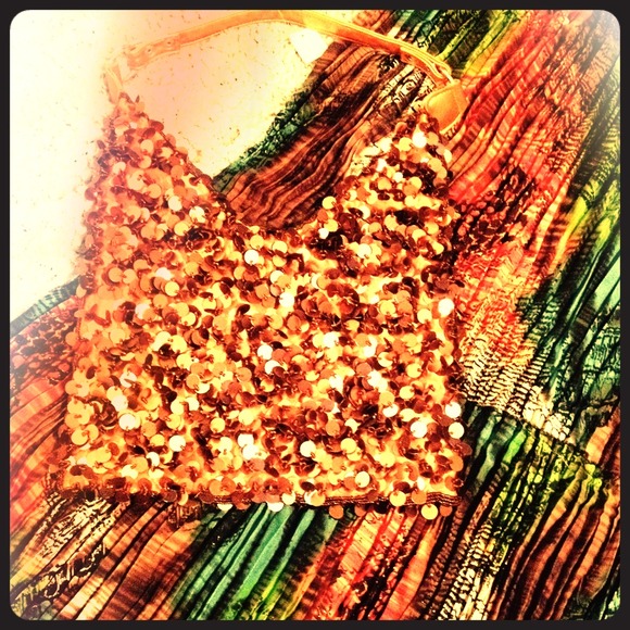 👜Sassy Sequined and Beaded Bronze Purse👜 NWT