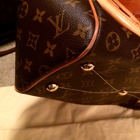 Sold-Louis Vuitton Tivoli Monogram PM - Picture 3 of 3