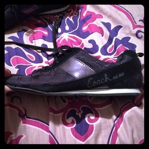 Women's size 8 authentic Coach "Hadley" shoes.