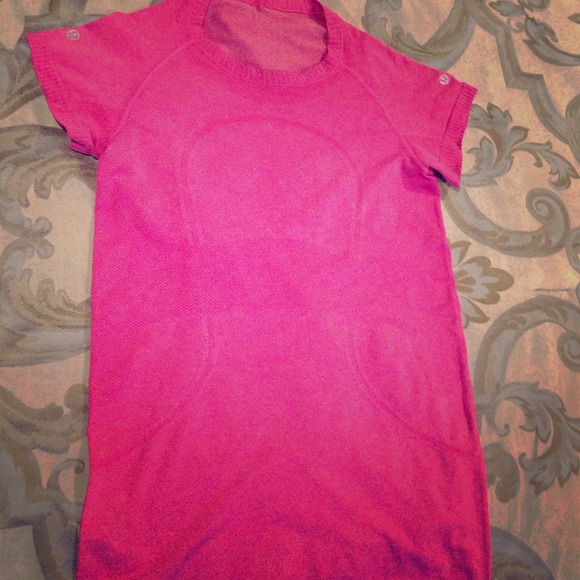 Lululemon Run Swiftly top!