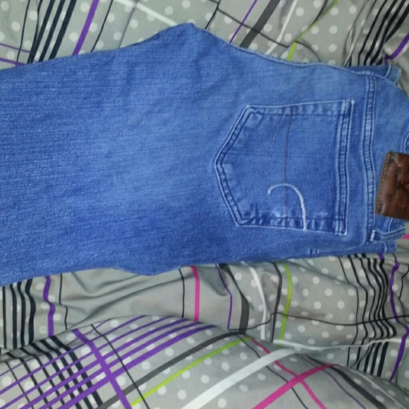 American Eagle loose fit jeans??