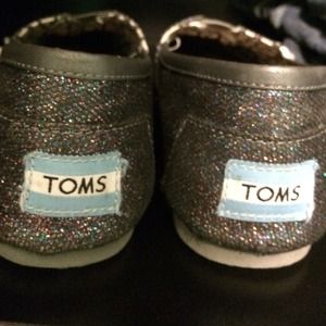 Toms
