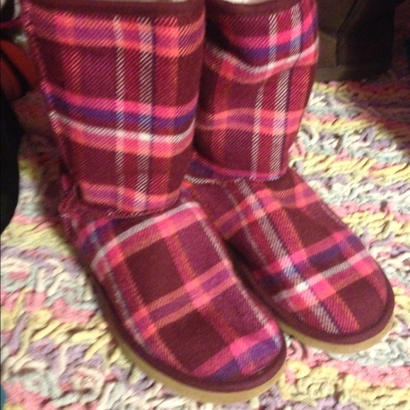 Pink Plaid Aeropostale Boots