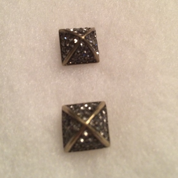 Brooks Brothers Jewelry - Pyramid pave and bronze earrings
