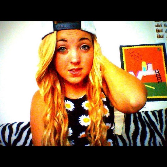 Meet your seller ❤️ - Picture 4 of 4