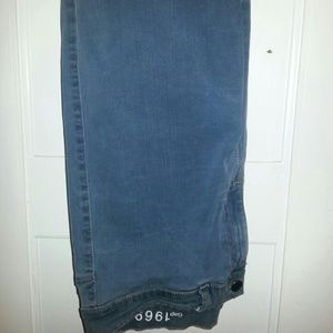 EVERYTHING ON SALE ❣️❣️ Gap pocketless jeggings