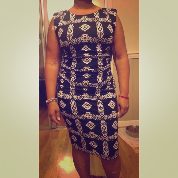 Fitted Black Dress with Design and Ruching