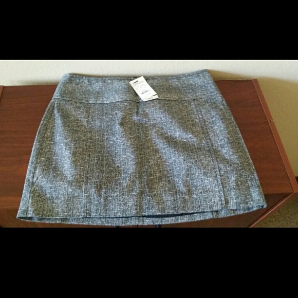 ✋sold✋Black and white Express skirt