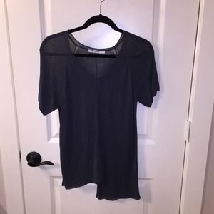 Alexander Wang. Shirt with uneven hem. Size small.