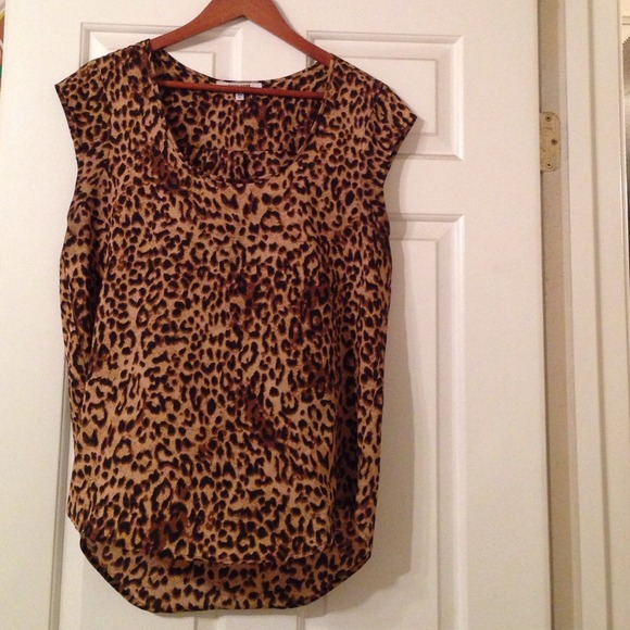 🚫🚫 reserved for @j3ssica 🚫🚫animal top & shorts