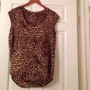 🚫🚫 reserved for @j3ssica 🚫🚫animal top & shorts