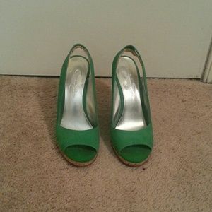 Jessica Simpson Green wedges