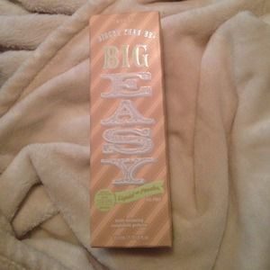 BENEFIT COSMETICS
The Big Easy Liquid To Powder