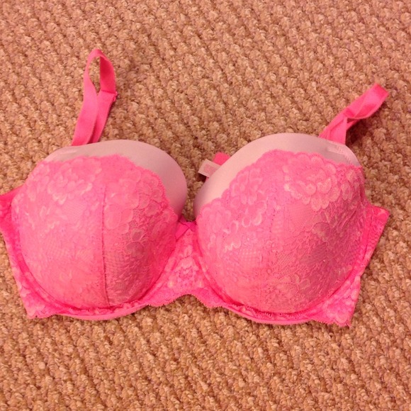 38ddd. Coral colored victories secret bra