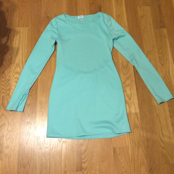 Long sleeved short teal dress
